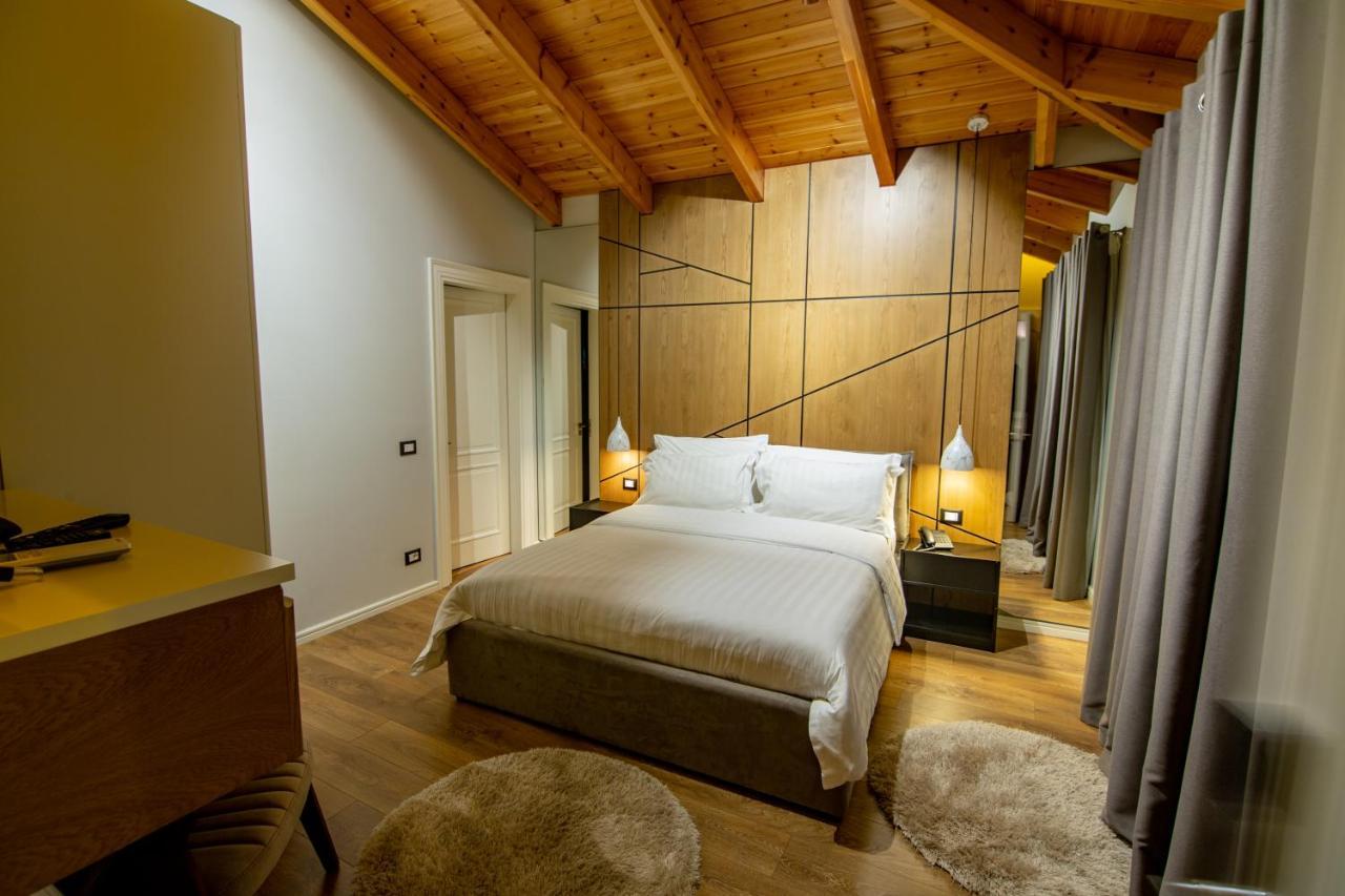 Tree Hotel Korce Exterior foto
